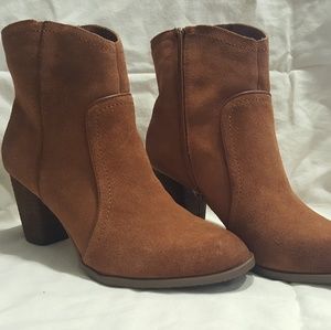 Bass Amanda Boots Size 7 Never Worn